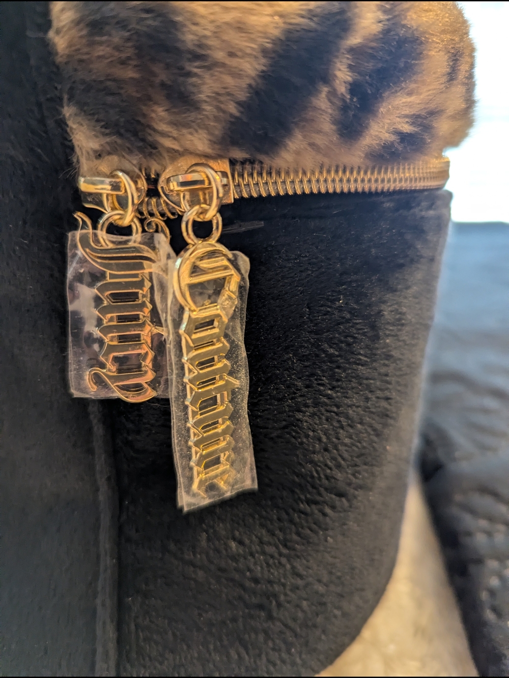 Juicy Couture Black Velour Cosmetic Case with Leopard Trim and Rhinestone Logo - Picture 2 of 4
